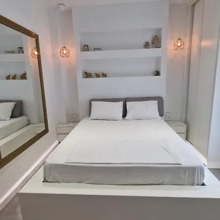 Flat 66 Premium Urban Retreat In The Center Of