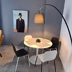 Flat 66 Premium Urban Retreat In The Center Of Apartment *