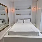 Flat 66 Premium Urban Retreat In The Center Of
