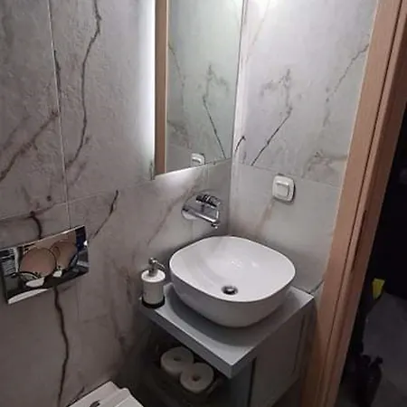 Flat 66 Premium Urban Retreat In The Center Of