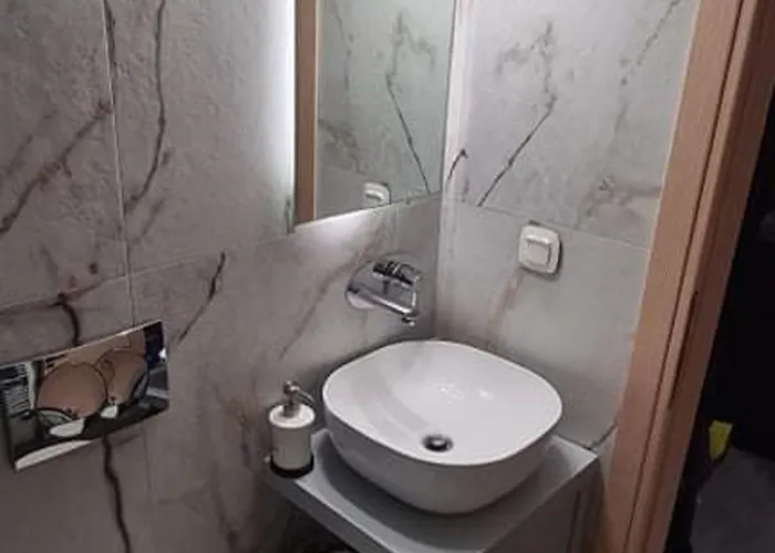 Flat 66 Premium Urban Retreat In The Center Of