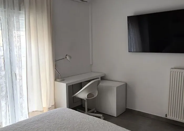 Flat 66 Premium Urban Retreat In The Center Of Apartament Saloniki